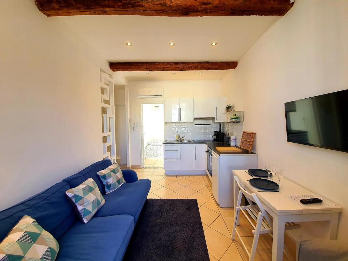 Freshly Tastefully Renovated Apartments In Heart Of Old Antibes Exterior photo