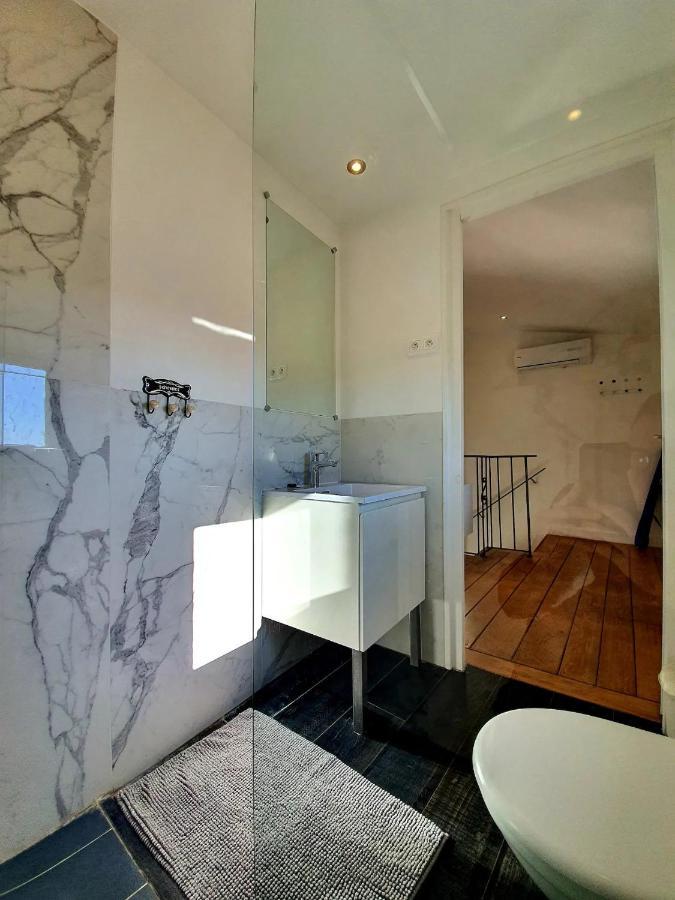 Freshly Tastefully Renovated Apartments In Heart Of Old Antibes Exterior photo